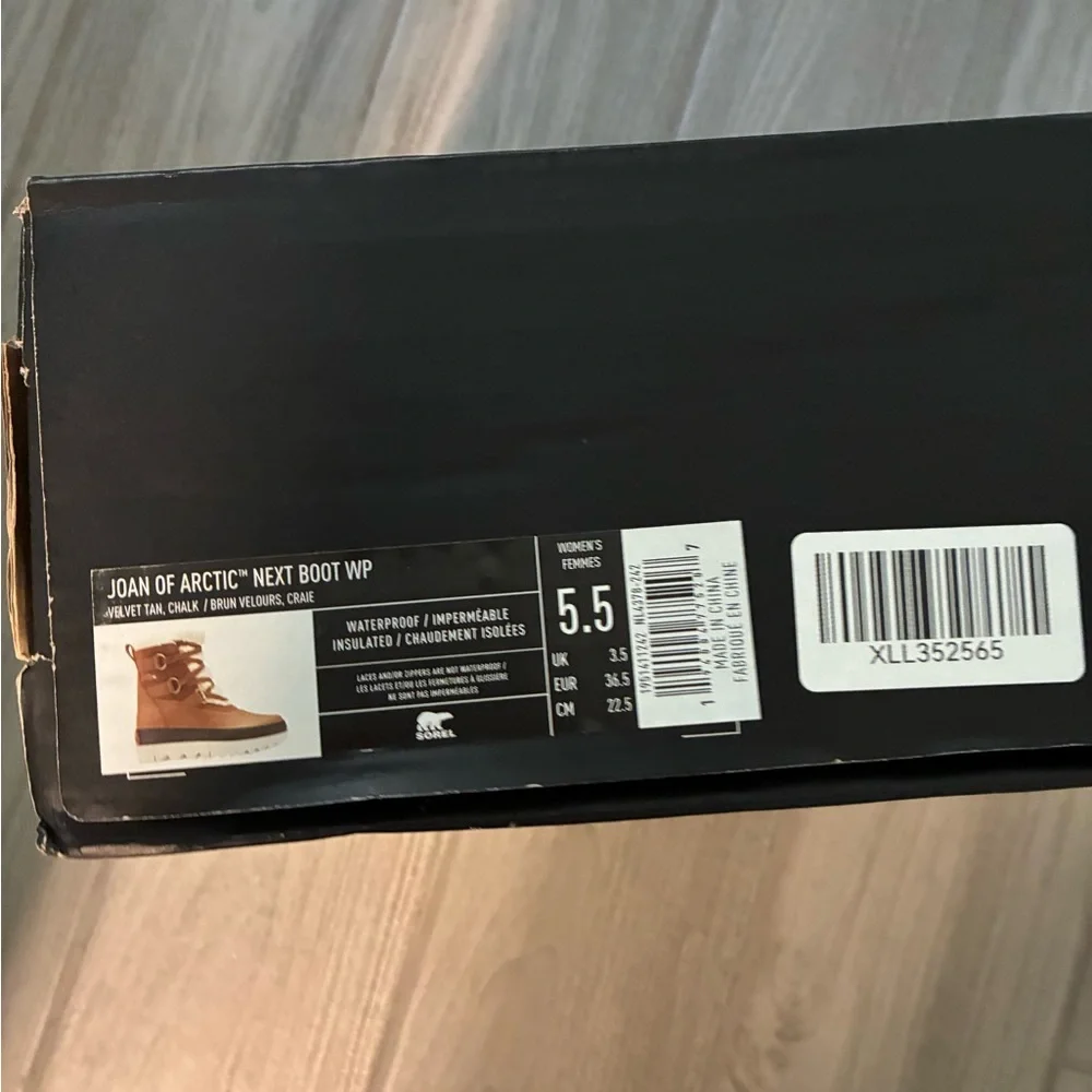 NWB SOREL Joan or artic Women's Tan Winter Boots